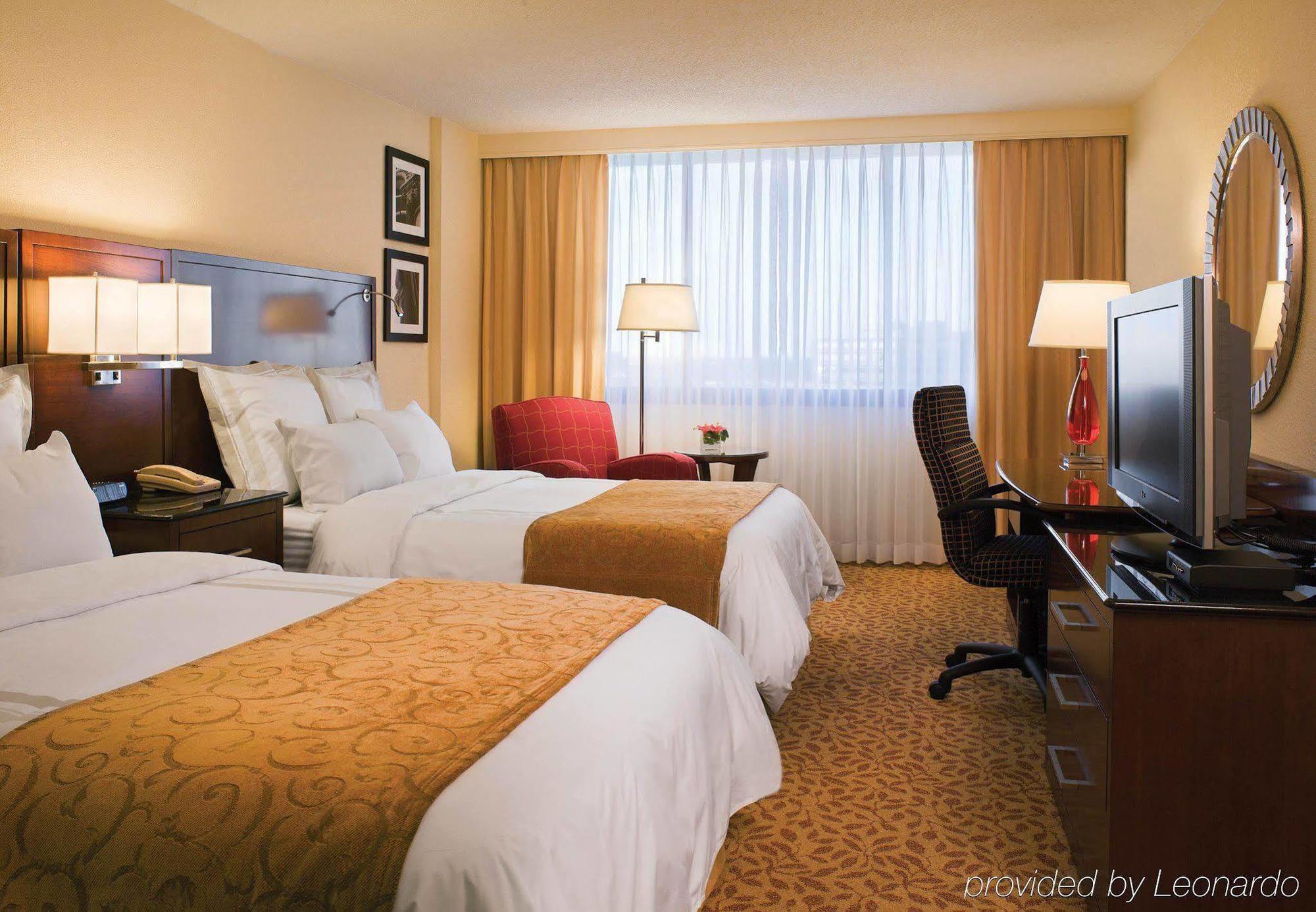 Marriott Melville Long Island Exteriör bild