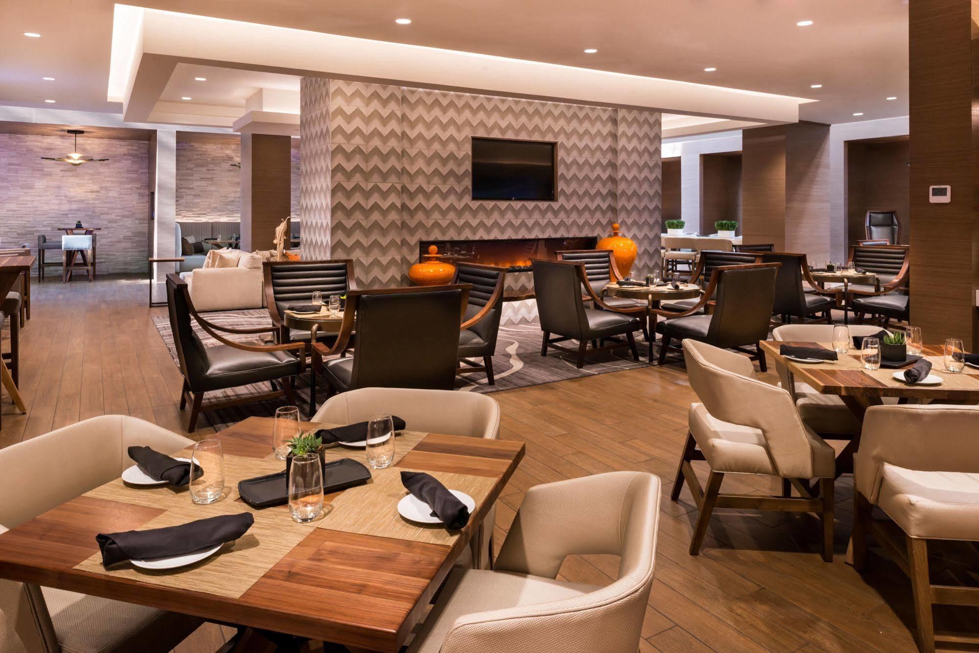 Marriott Melville Long Island Exteriör bild