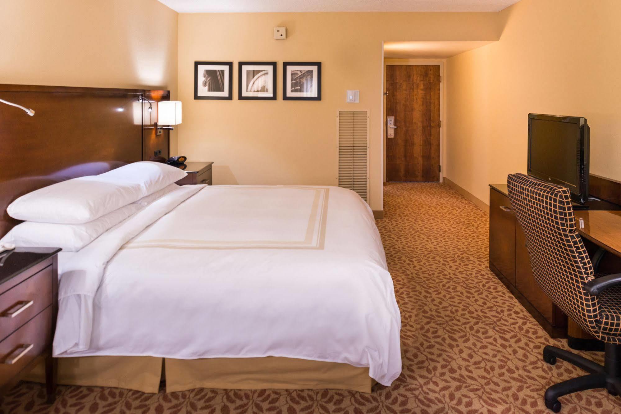 Marriott Melville Long Island Exteriör bild