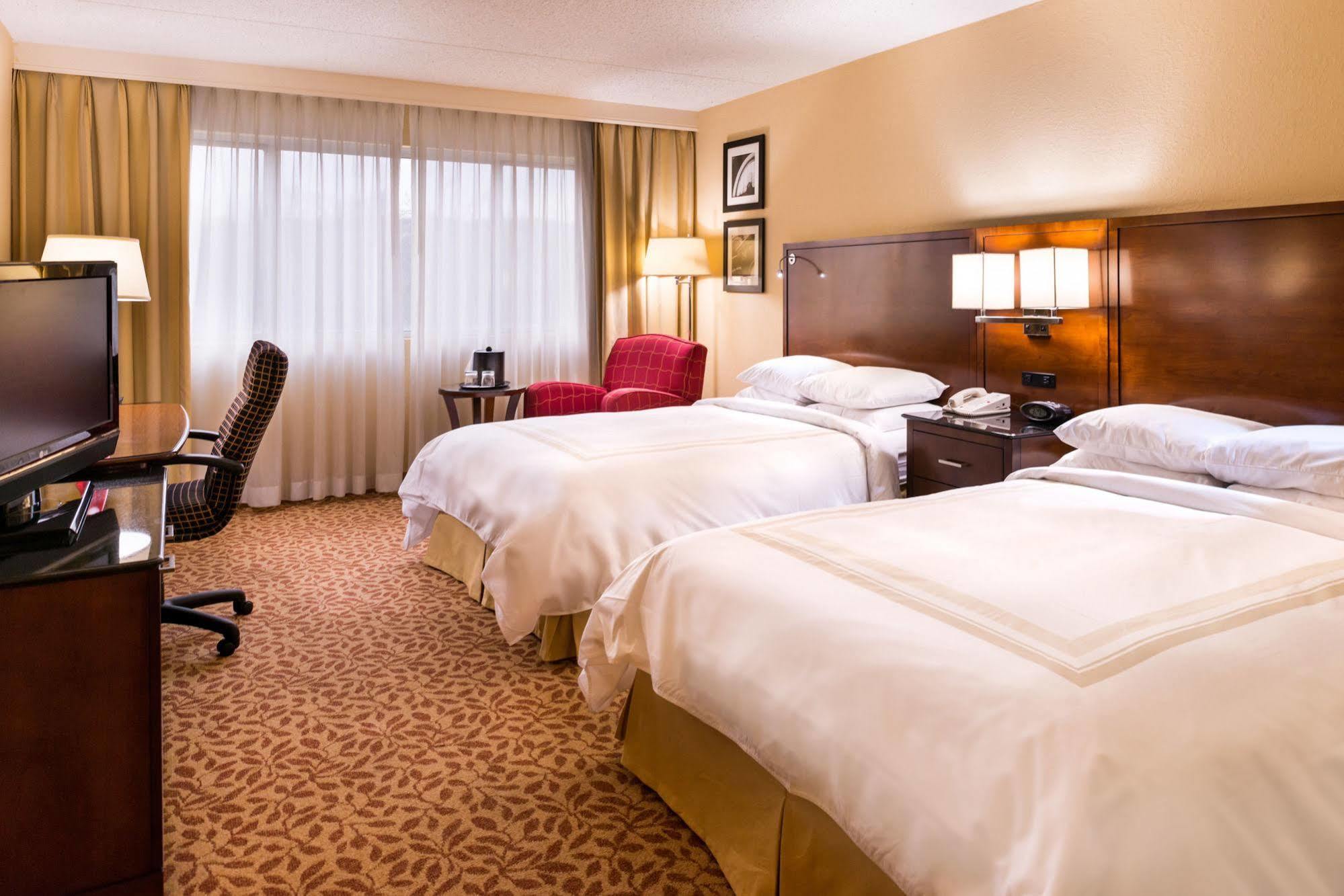 Marriott Melville Long Island Exteriör bild