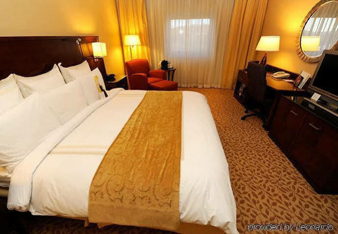 Marriott Melville Long Island Exteriör bild